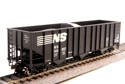 18743 NORFOLK SOUTHERN  100TON THREE-BAY HOPPER